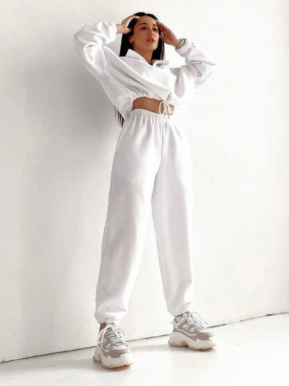 Soft Two-Piece Loungewear Set with Matching Sweatshirt and Sweatpants